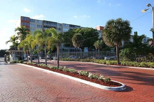 $1,450 | 1700 Northeast 191st Street, Unit 401, Miami, FL 33179