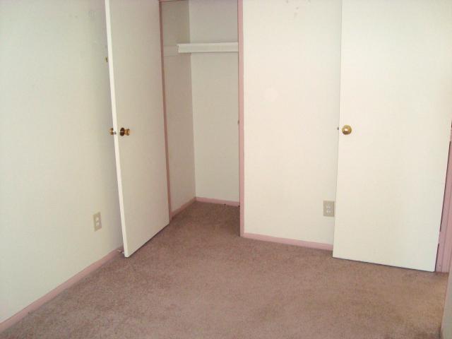 3383 Oakcrest Road Columbus, OH 43232 - Photo 7 of 11 Gallery Image 7