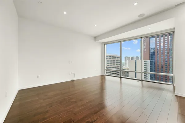 $7,250 | 200 Congress Avenue, Unit 24B, Austin, TX 78701