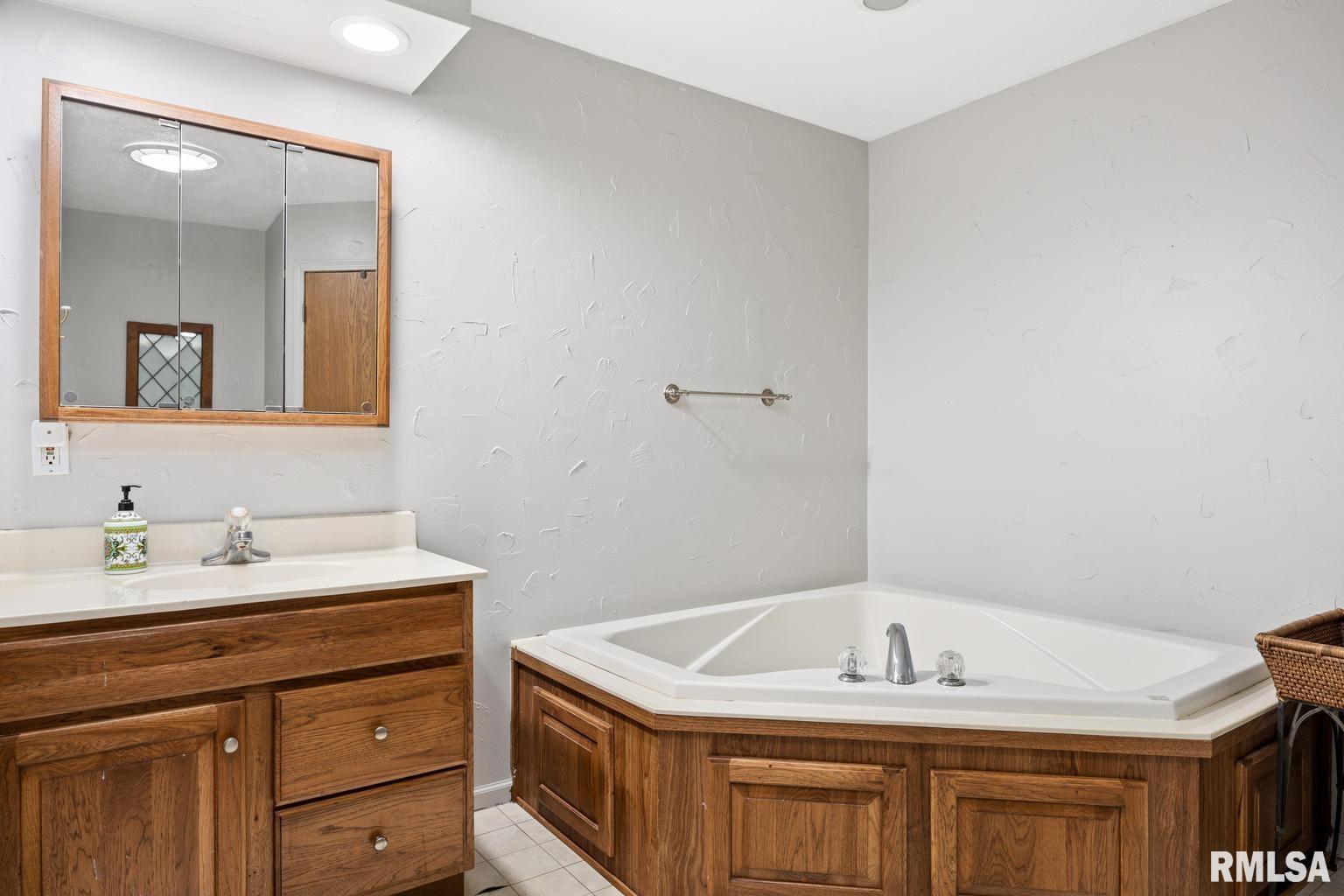 824 West Hallock Hollow Road Edelstein, IL 61526 - Photo 21 of 59 Gallery Image 21