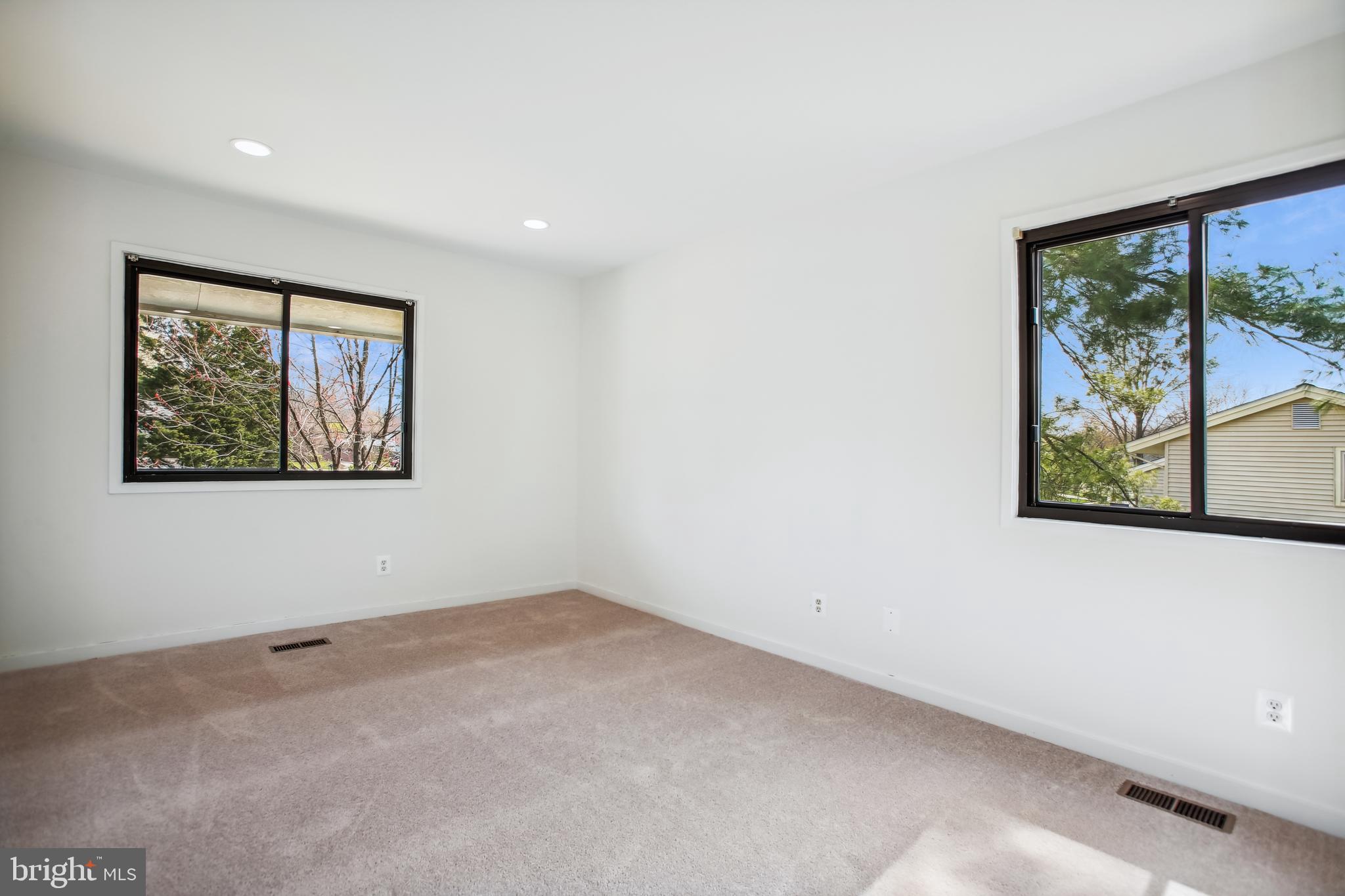 4510 Flintstone Road Alexandria, VA 22306 - Photo 25 of 49 Bedroom 2