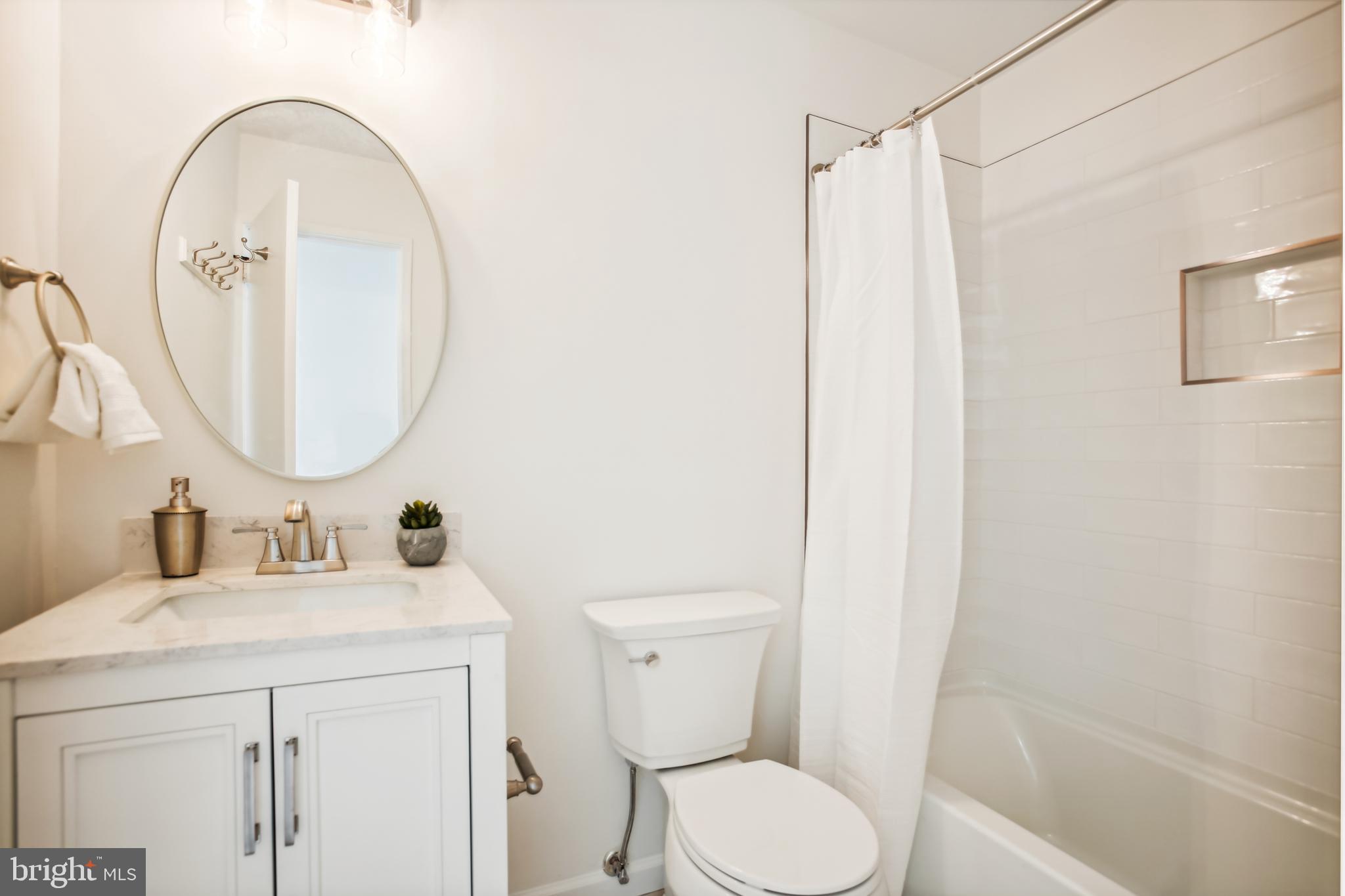 4510 Flintstone Road Alexandria, VA 22306 - Photo 26 of 49 Hall bath
