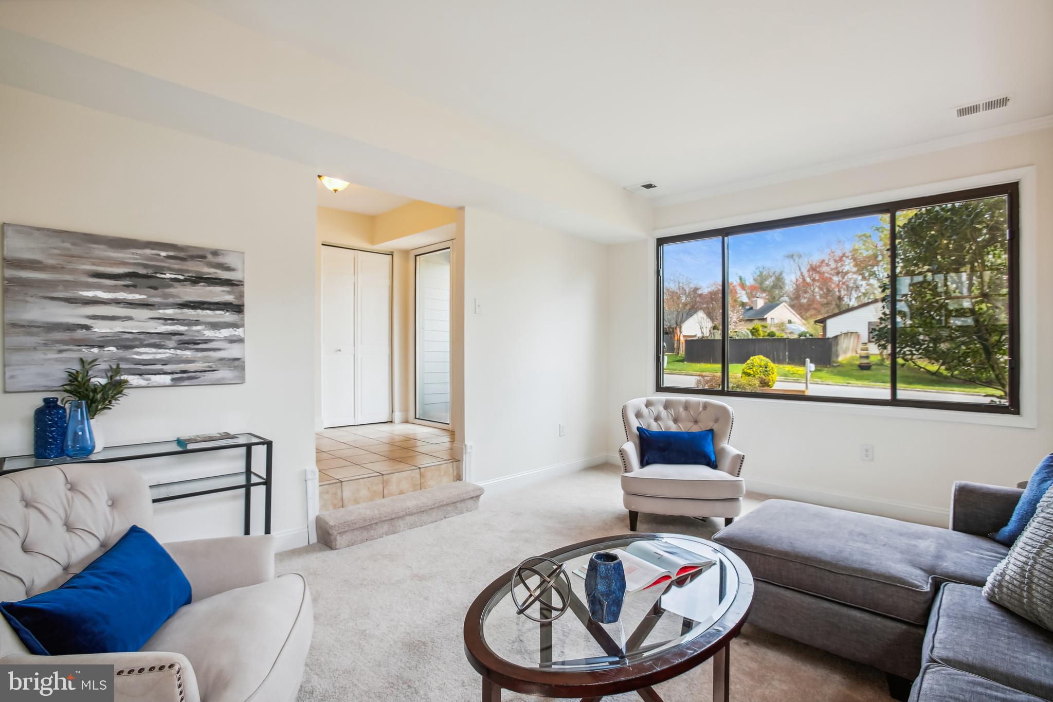4510 Flintstone Road Alexandria, VA 22306 - Photo 9 of 49 Living Room 4