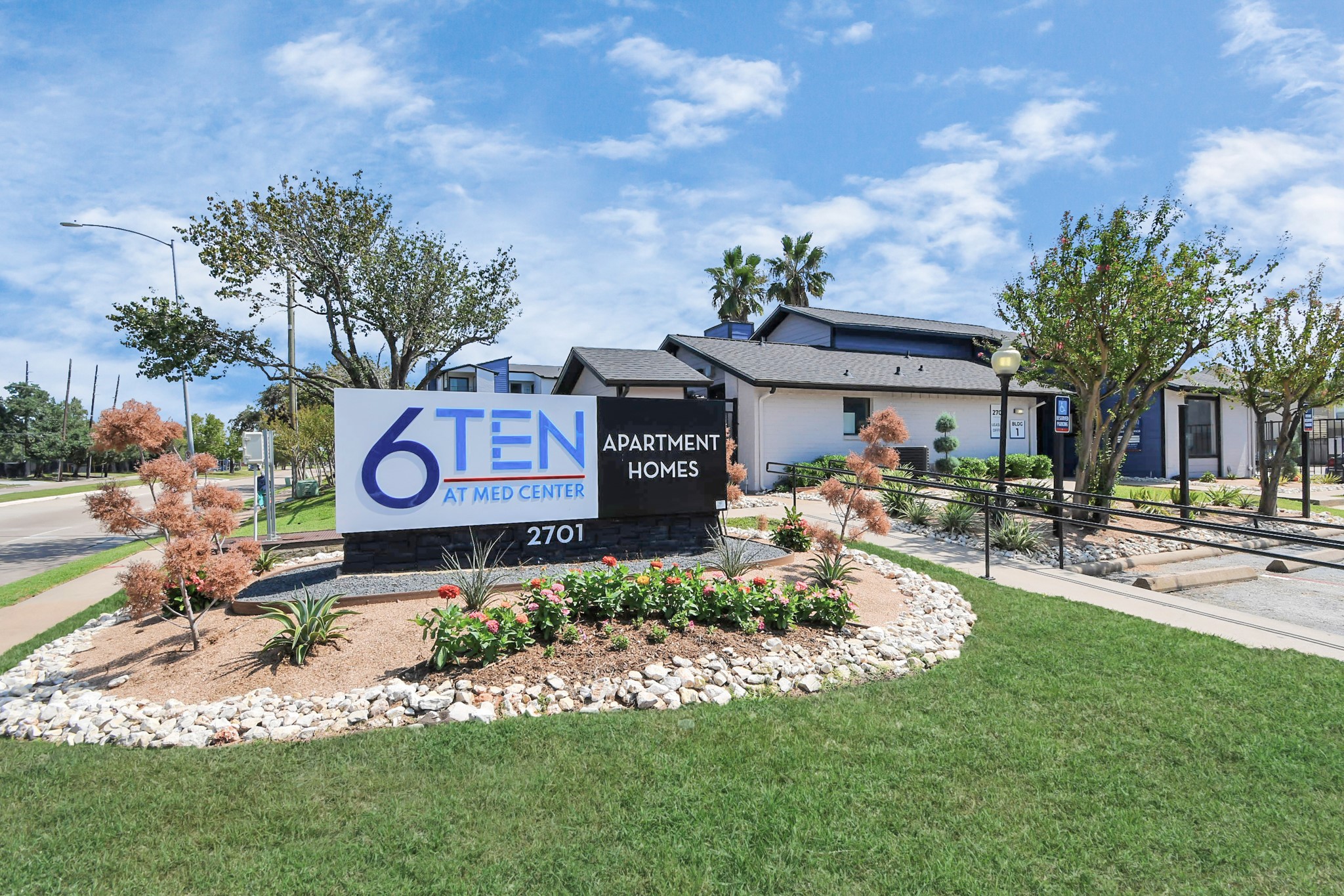 2701 West Bellfort Avenue, Unit 1016 Houston, TX 77054 - Photo 26 of 44 a sign board with a house in the background