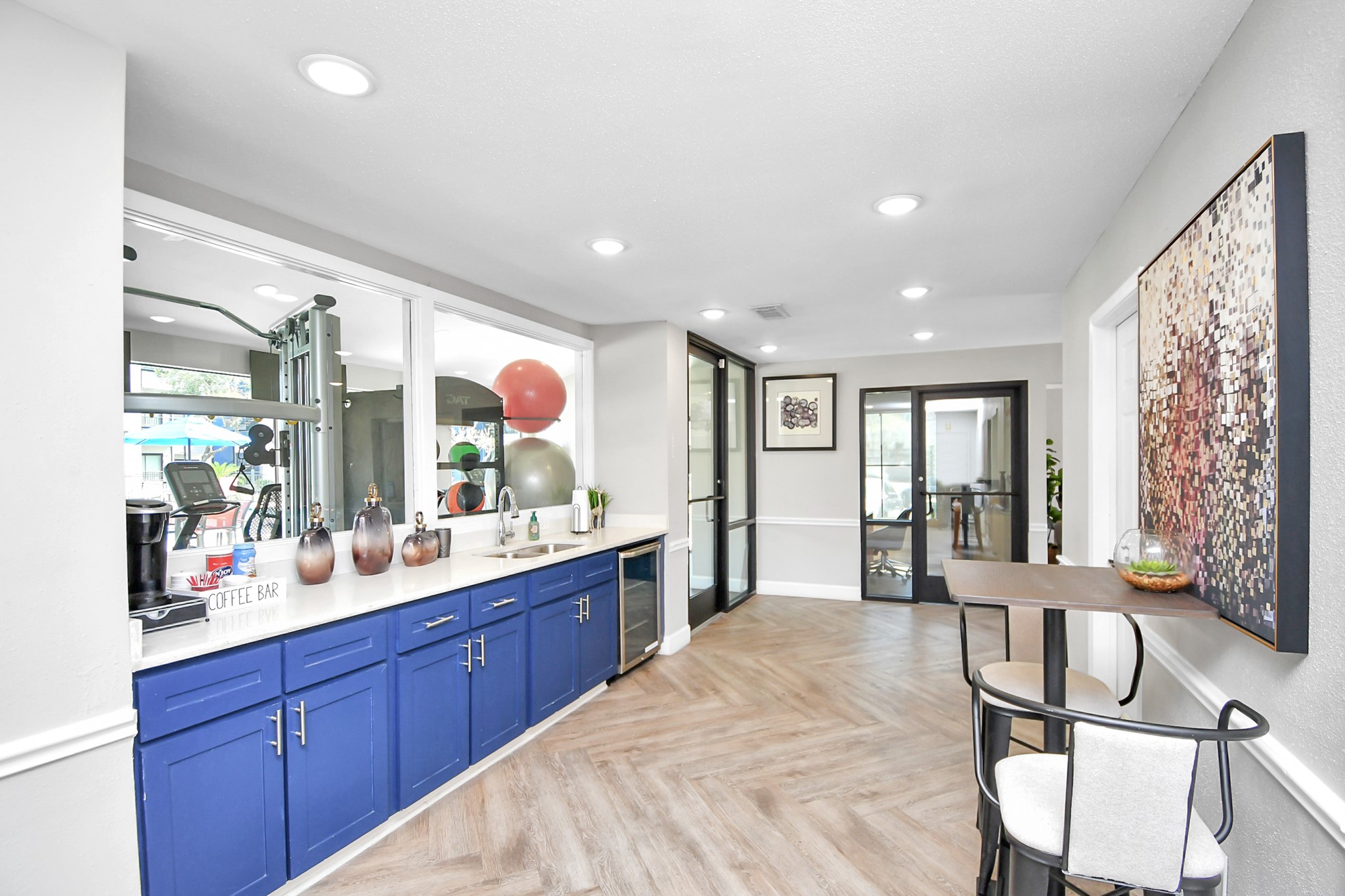 2701 West Bellfort Avenue, Unit 1016 Houston, TX 77054 - Photo 31 of 44 a large room with lots of table and chairs