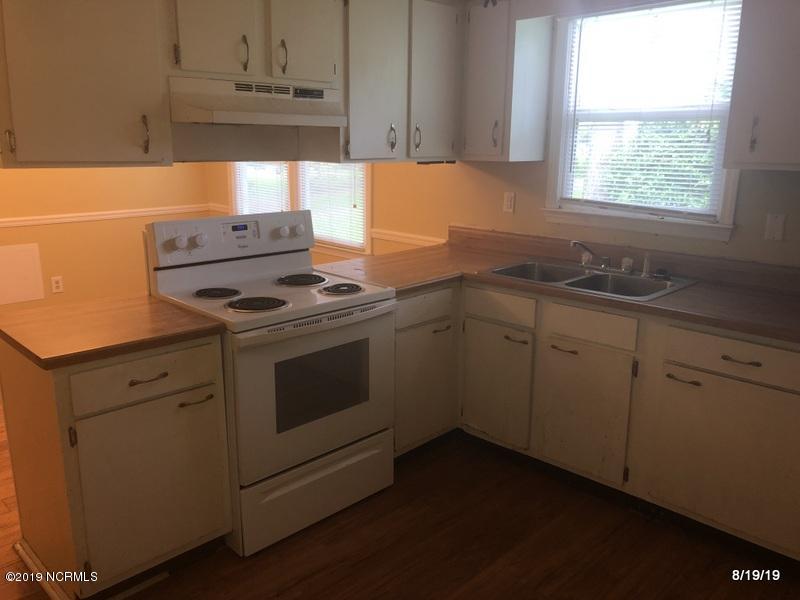 308 Luann Road Jacksonville, NC 28540 - Photo 13 of 22 KITCHEN