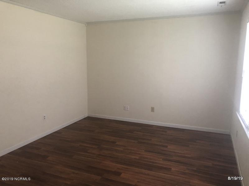 308 Luann Road Jacksonville, NC 28540 - Photo 6 of 22 LIVING ROOM