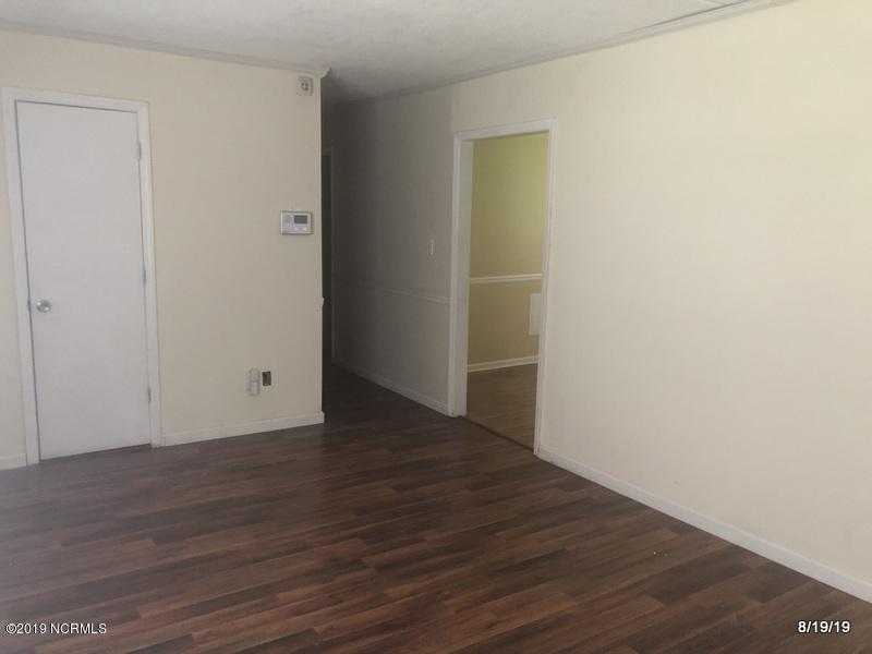 308 Luann Road Jacksonville, NC 28540 - Photo 7 of 22 LIVING ROOM