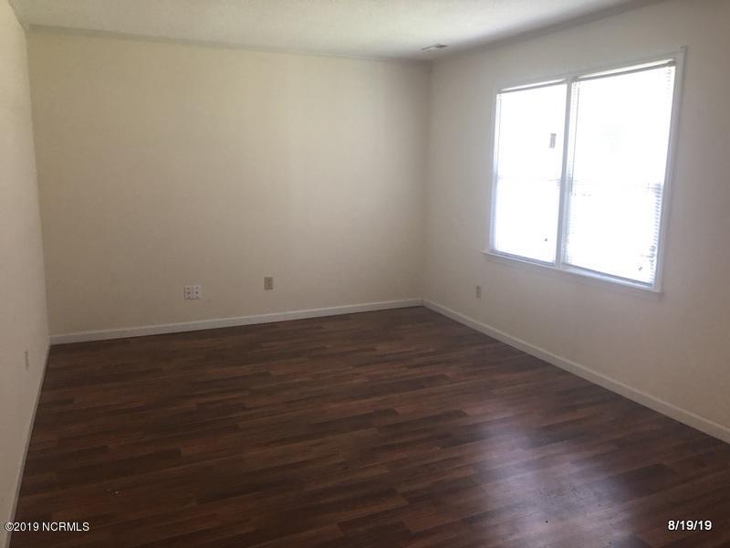 308 Luann Road Jacksonville, NC 28540 - Photo 8 of 22 LIVING ROOM
