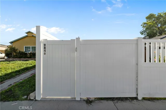 $1,649,000 | 9846 Monogram Avenue, Northridge, CA 91343
