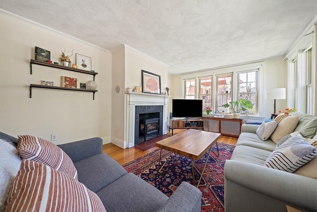72 Clyde Street, Unit 1 Newton, MA 02460 - Photo 4 of 27