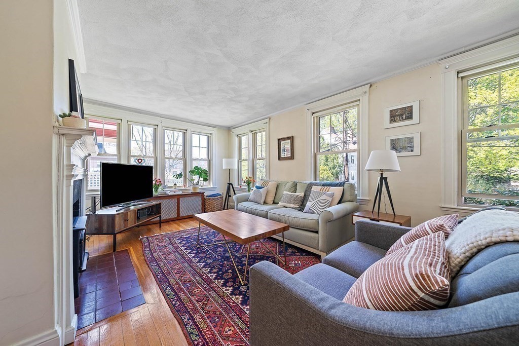 72 Clyde Street, Unit 1 Newton, MA 02460 - Photo 5 of 27