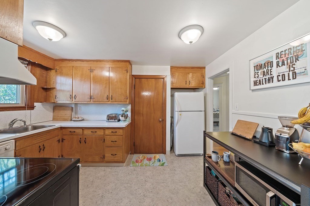 72 Clyde Street, Unit 1 Newton, MA 02460 - Photo 9 of 27