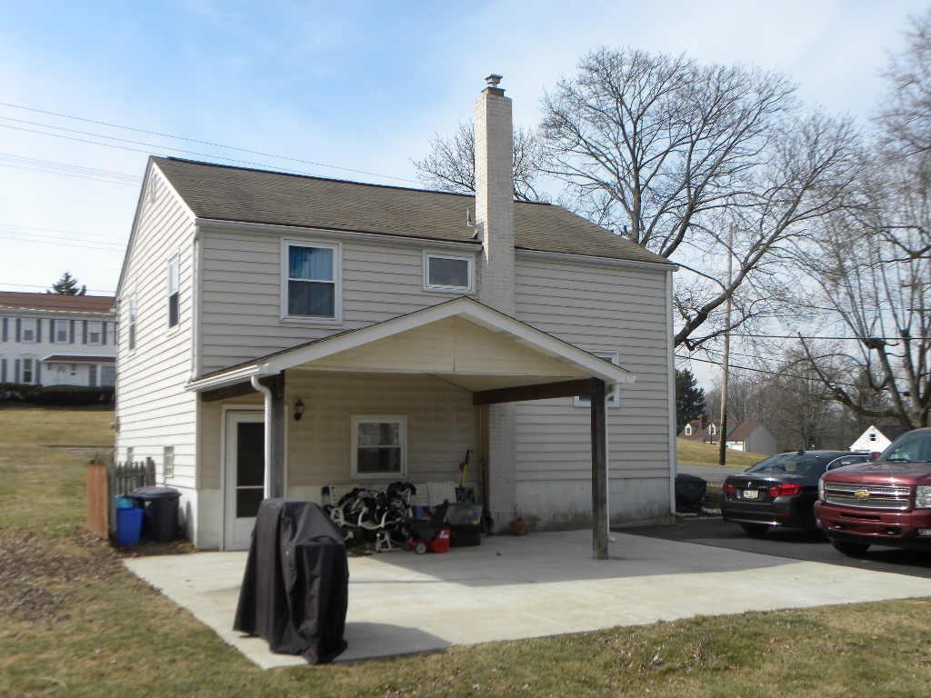 2384 Brodhead Road Aliquippa, PA 15001 - Photo 17 of 17 Covered rear patio