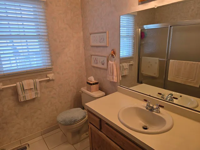 $550,000 | 9 Gull Cove, Brigantine, NJ 08203