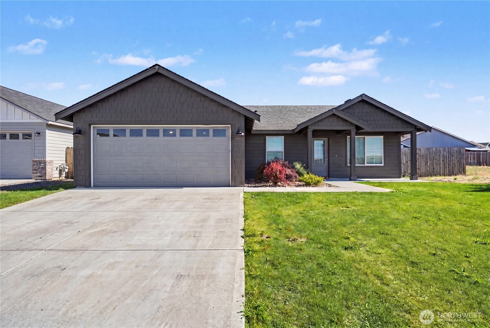 24 Parkside Loop Southeast Ephrata, WA 98823 - Photo 2 of 35