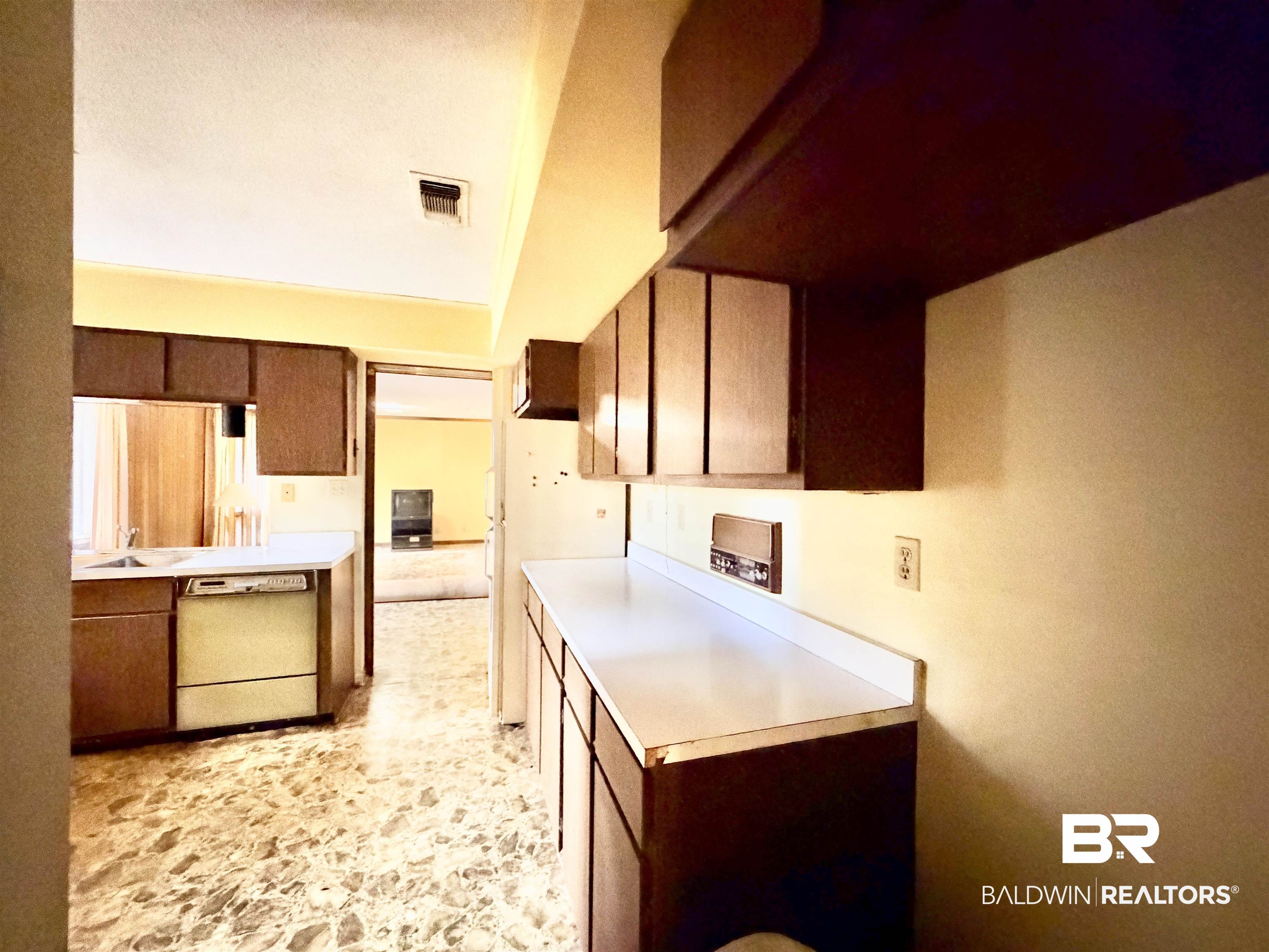 605 East Cumberland Road Mobile, AL 36608 - Photo 27 of 87