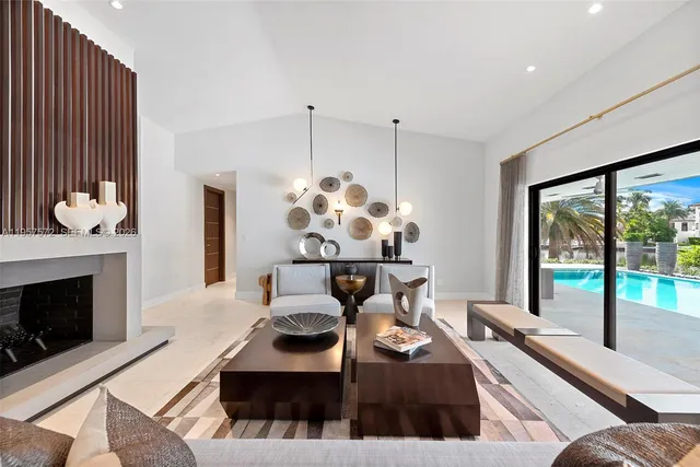 $30,000 | 540 Reinante Avenue, Coral Gables, FL 33156