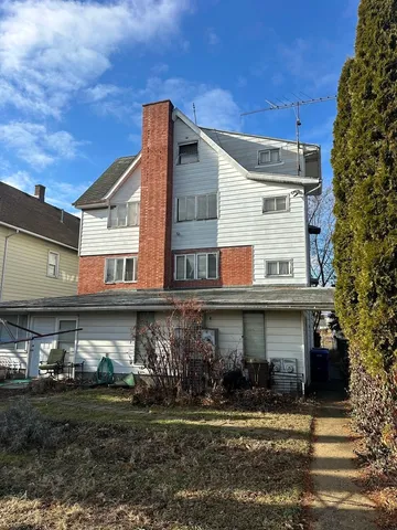 $49,900 | 923 South Jackson Street, Waukegan, IL 60085