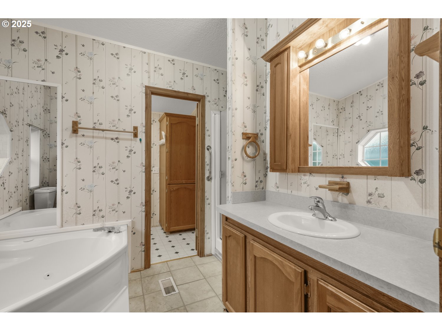 5422 Portland Road Northeast, Unit 35 Salem, OR 97305 - Photo 15 of 27 Gallery Image 15