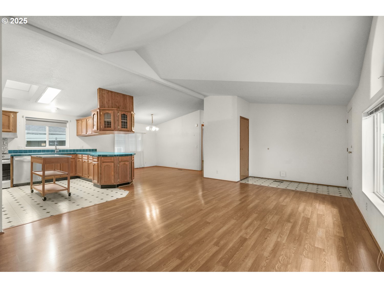 5422 Portland Road Northeast, Unit 35 Salem, OR 97305 - Photo 4 of 27 Gallery Image 4
