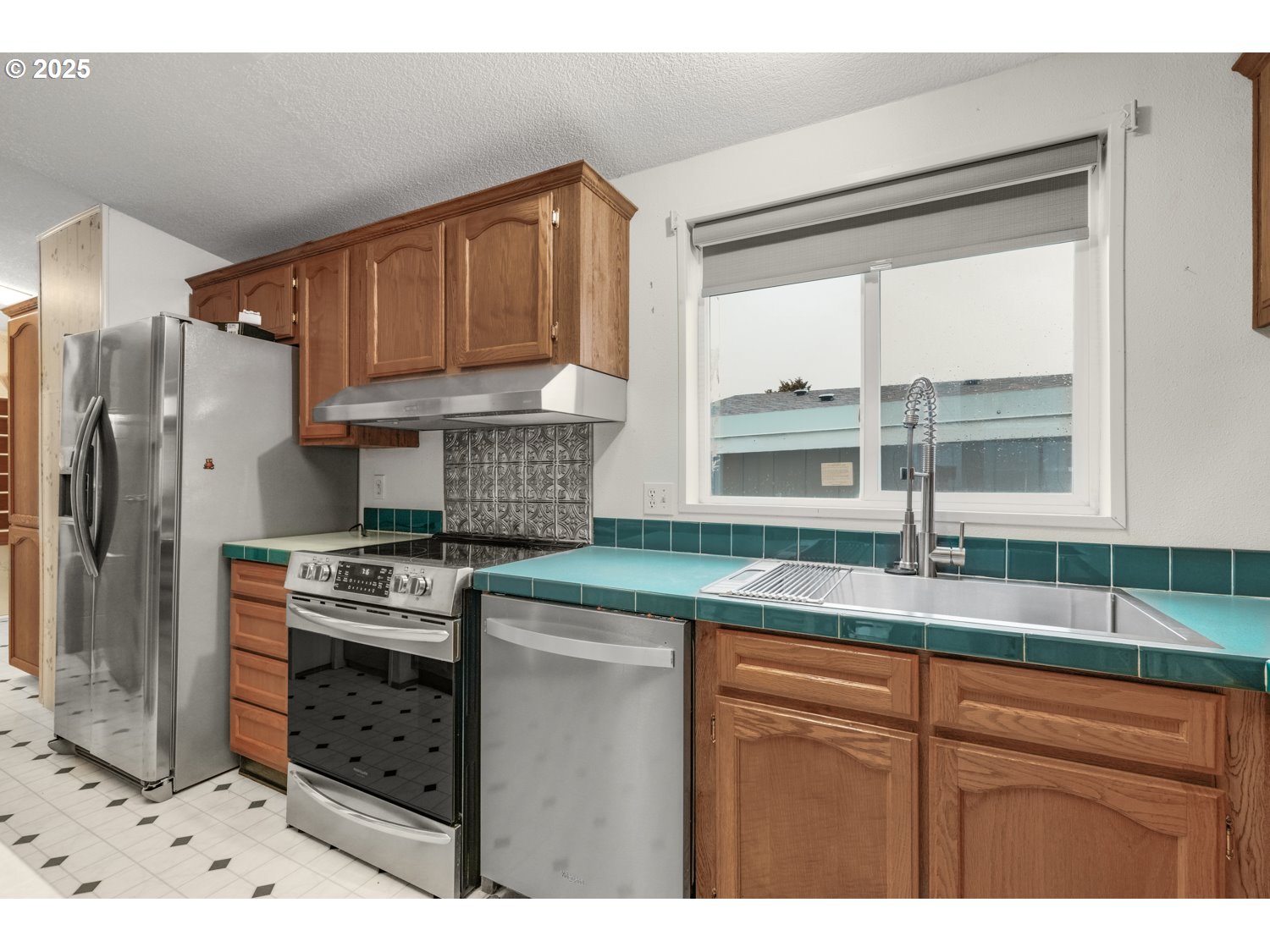 5422 Portland Road Northeast, Unit 35 Salem, OR 97305 - Photo 5 of 27 Gallery Image 5