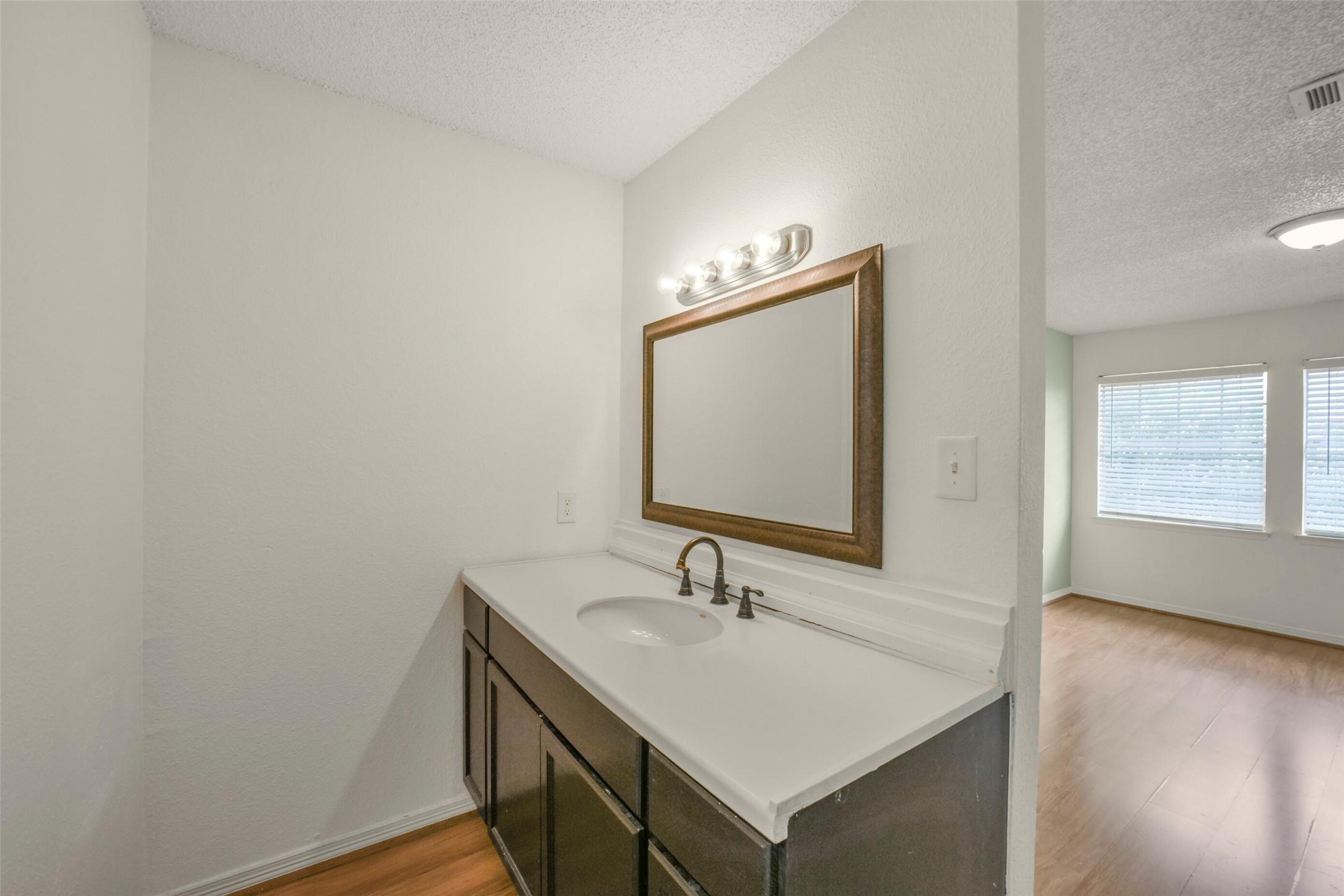 6333 Shadow Tree Drive Houston, TX 77035 - Photo 29 of 36