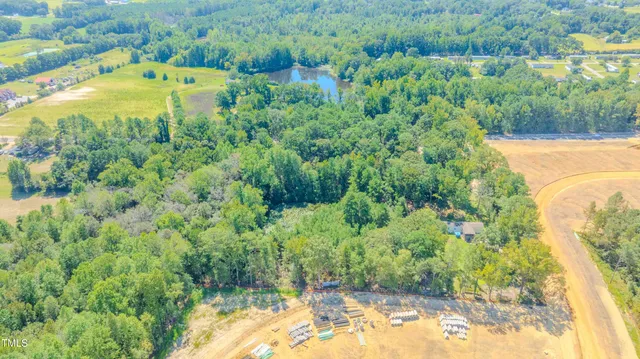 a sign that is on the wall