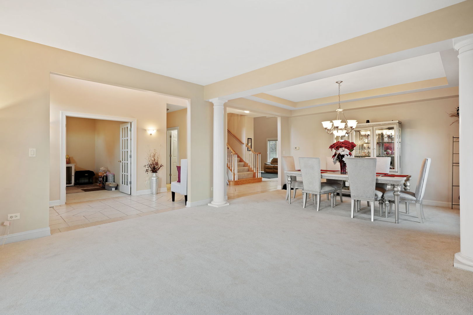 40388 Reed Court Wadsworth, IL 60083 - Photo 5 of 30 a view of a dining room with furniture and a livingroom
