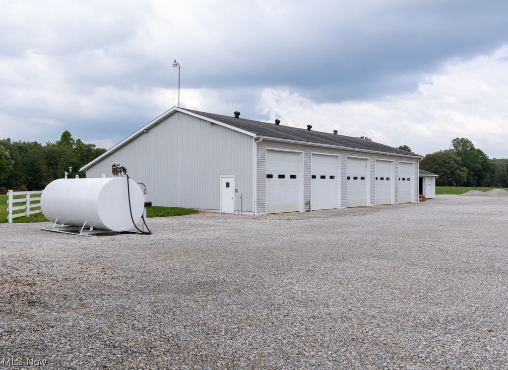 7838 Peck Road Ravenna, OH 44266 - Photo 23 of 35 Garage