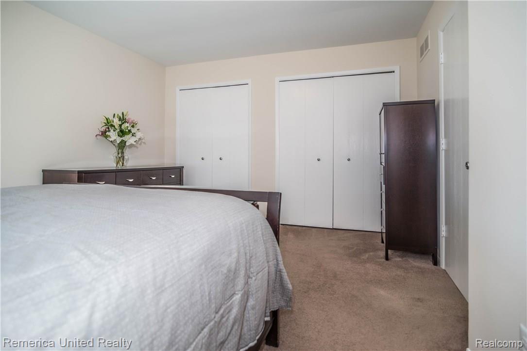2105 Warrington Road Rochester, MI 48307 - Photo 20 of 36 dsc_6049 (1).jpg
