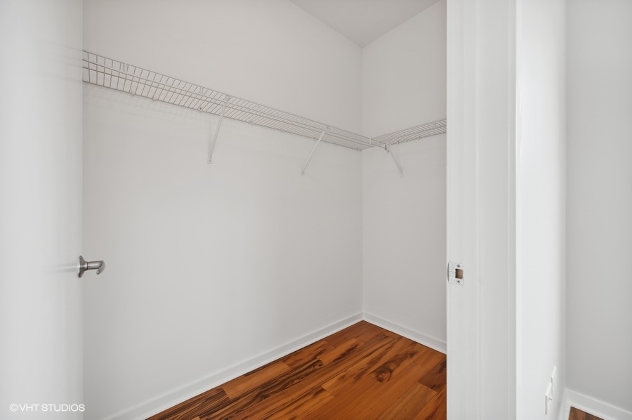 1231 West Arthington Street Chicago, IL 60607 - Photo 27 of 34 a view of a small room