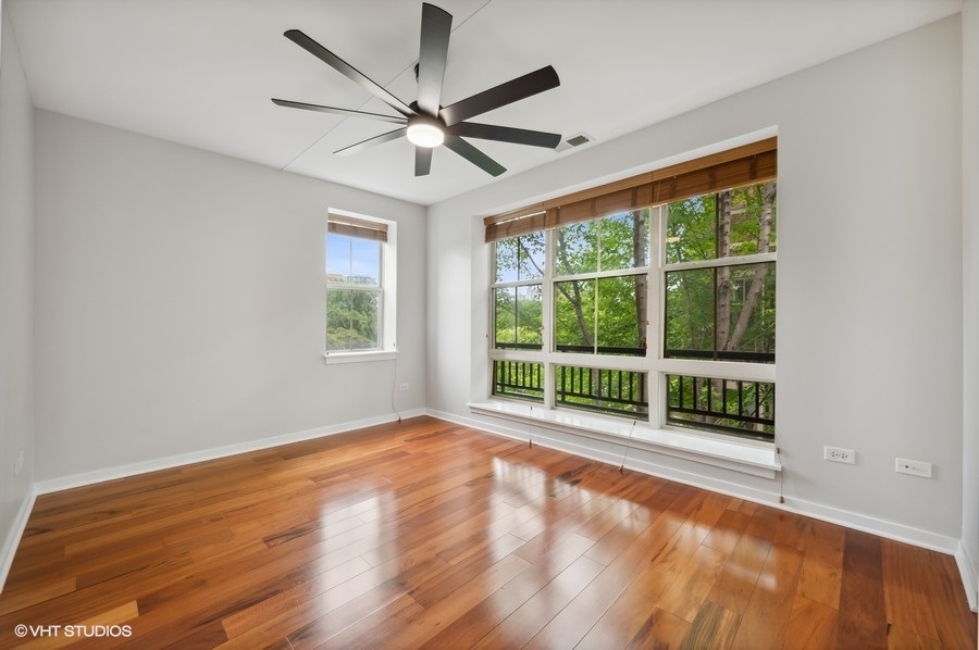 1231 West Arthington Street Chicago, IL 60607 - Photo 28 of 34 a view of an empty room with a window