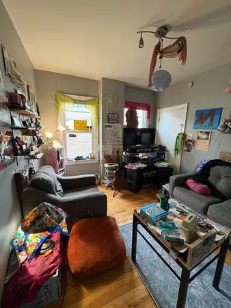 $1,700 | 839 North Ashland Avenue, Unit 2R, Chicago, IL 60642