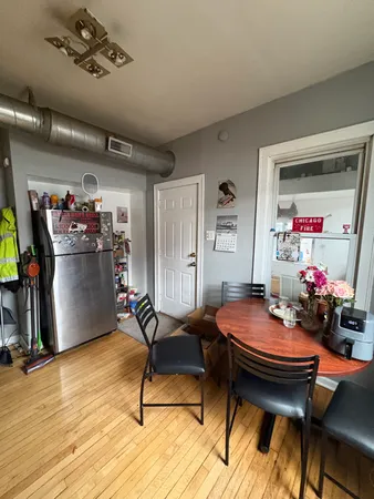 $1,700 | 839 North Ashland Avenue, Unit 2R, Chicago, IL 60642