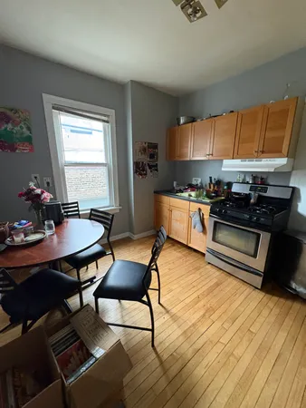 $1,700 | 839 North Ashland Avenue, Unit 2R, Chicago, IL 60642