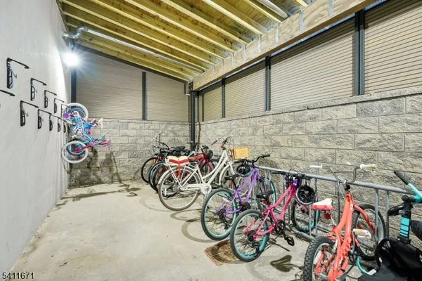 $3,900 | 1722 Springfield Avenue, Unit 402, Maplewood, NJ 07040