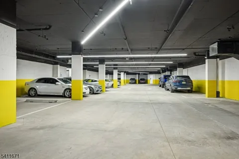 $3,900 | 1722 Springfield Avenue, Unit 402, Maplewood, NJ 07040