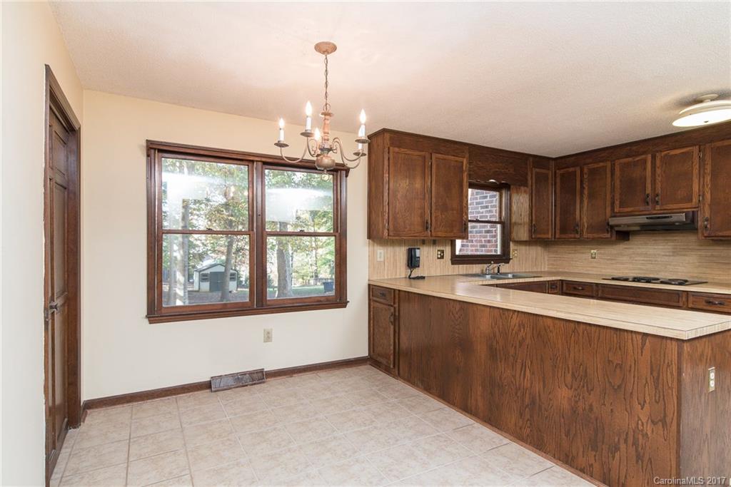 1010 Reverdy Lane Matthews, NC 28105 - Photo 8 of 24
