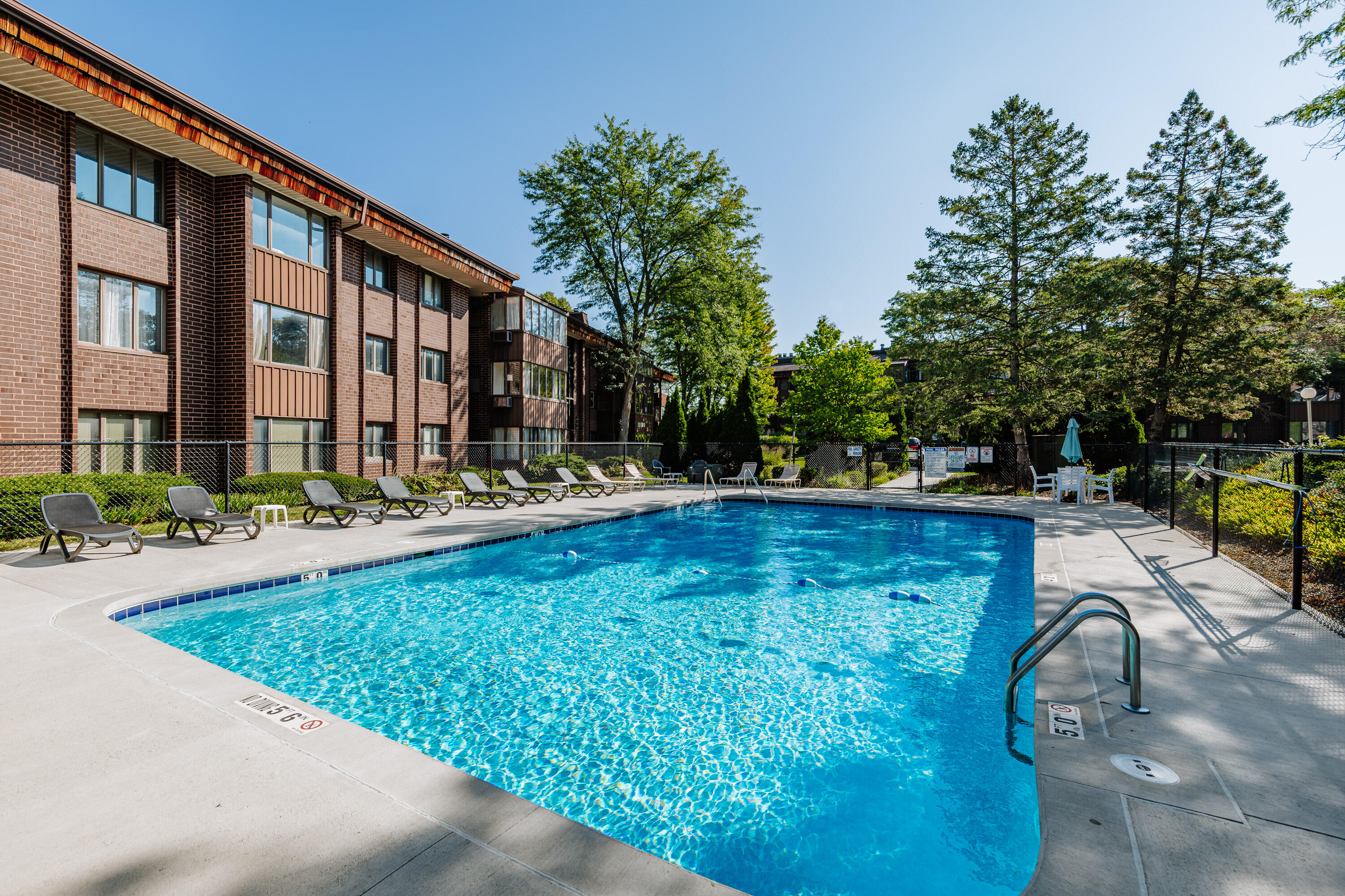 N85-w15700 Ridge Road, Unit 205 Menomonee Falls, WI 53051 - Photo 28 of 51 N85W15700 Ridge Rd 205-35