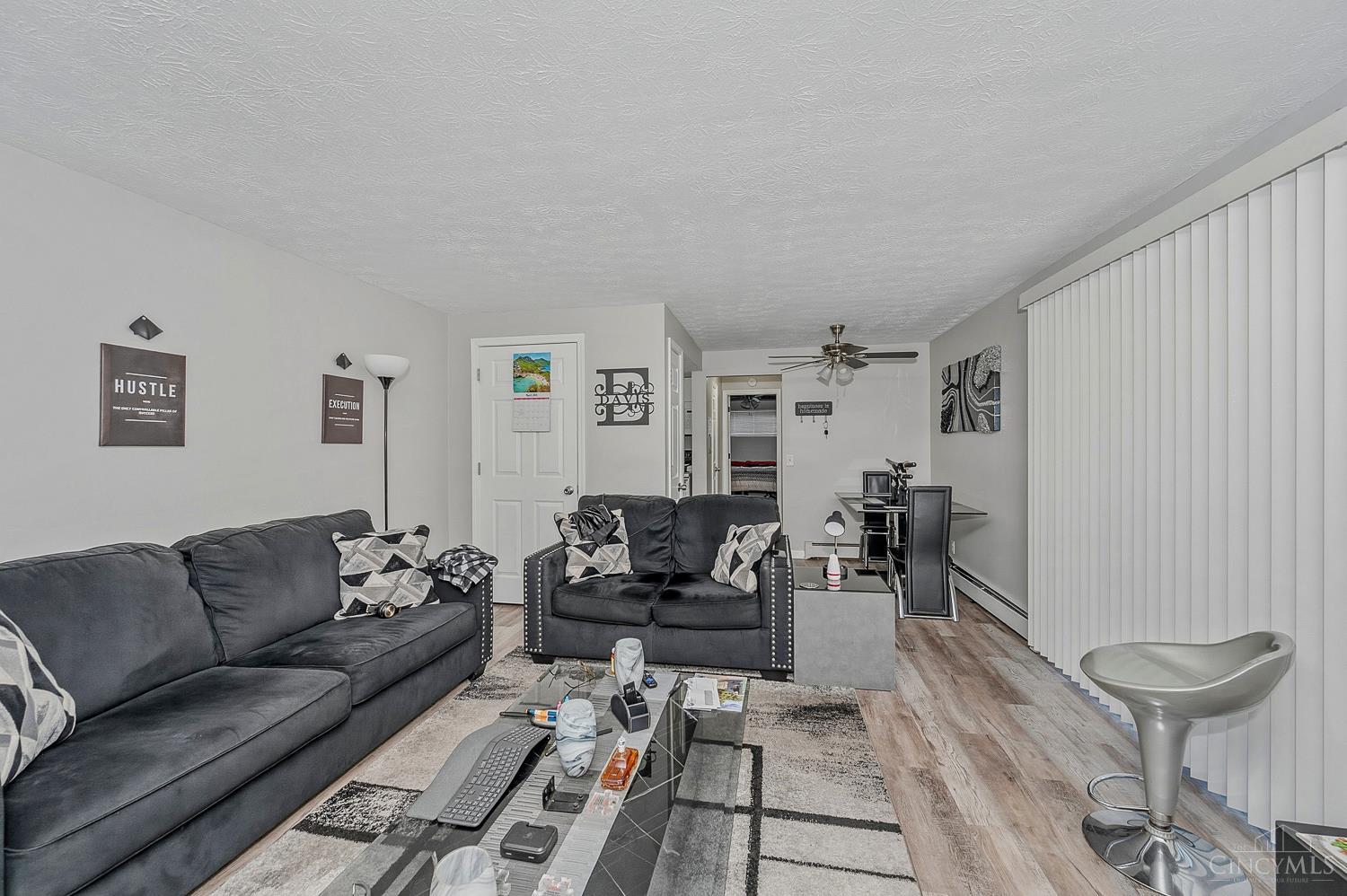 10916 Reading Road Cincinnati, OH 45241 - Photo 4 of 21
