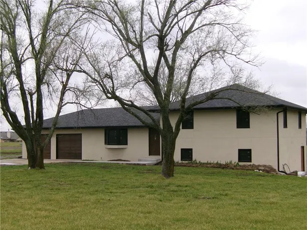 $395,000 | 62 Walnut Street, Garden City, MO 64747