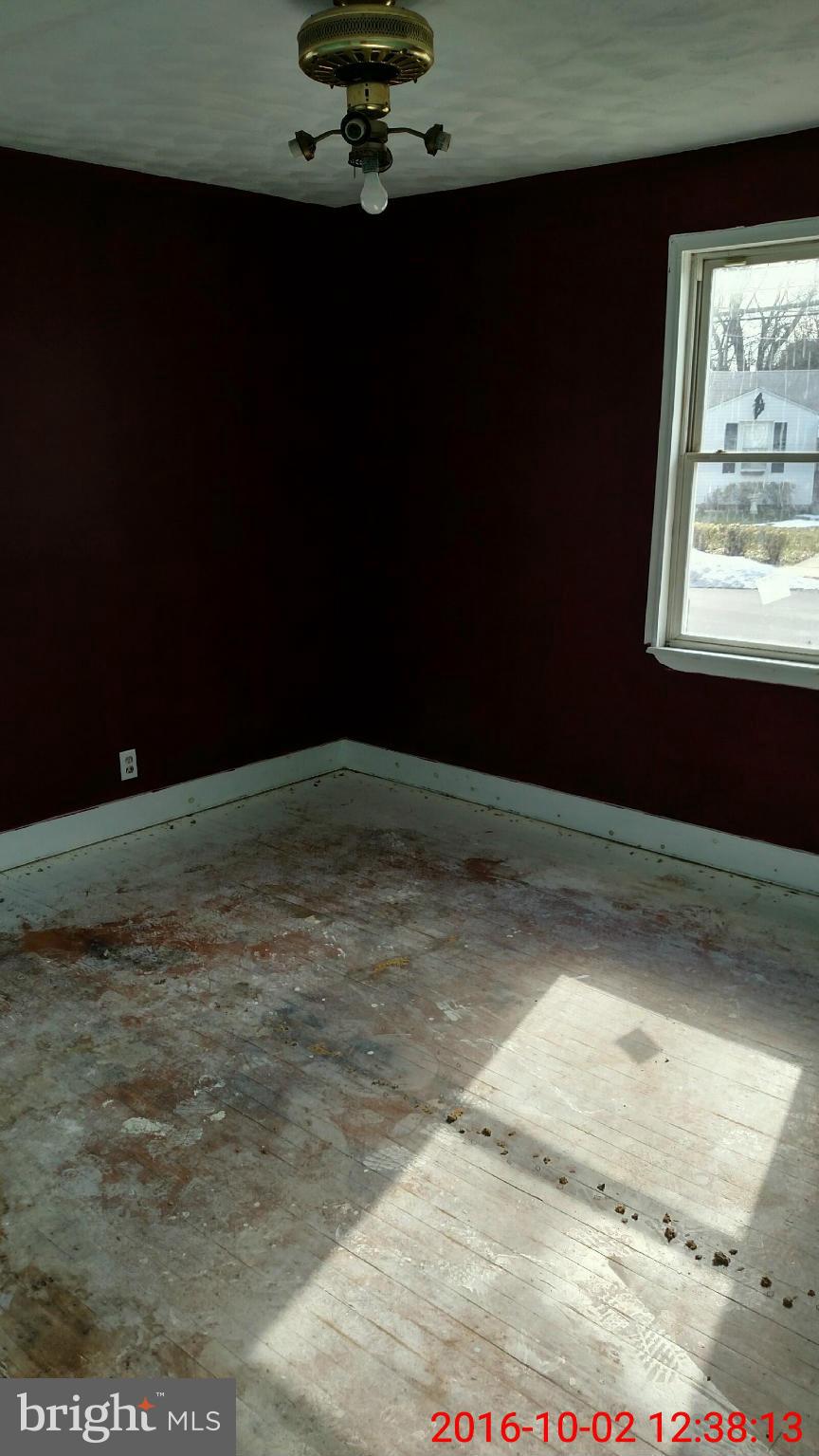 304 Poplar Road Baltimore, MD 21221 - Photo 5 of 13 Bedroom