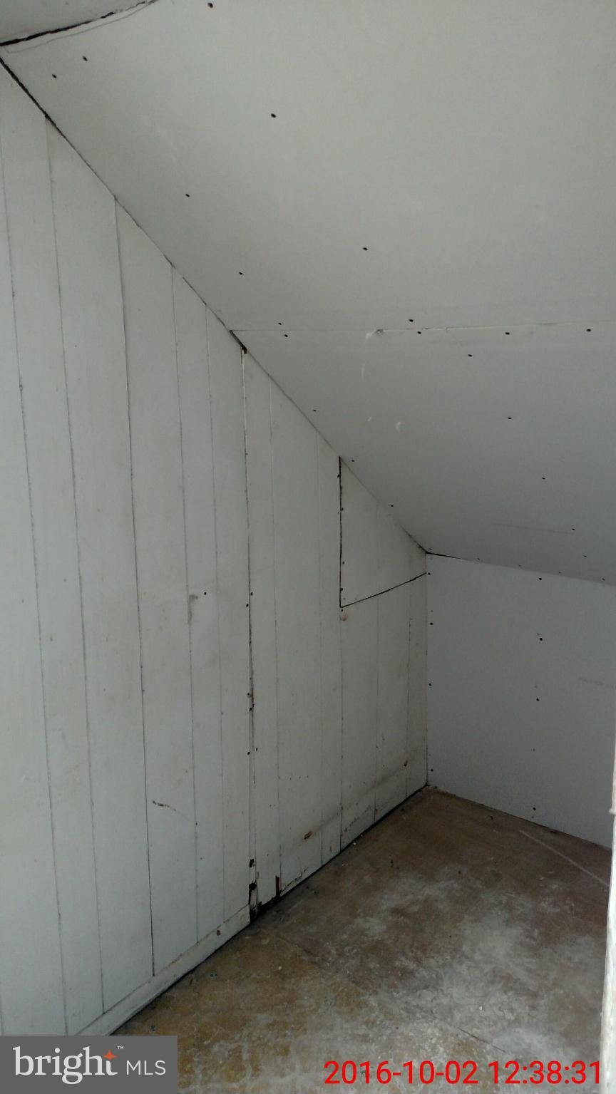 304 Poplar Road Baltimore, MD 21221 - Photo 7 of 13 Interior (General)