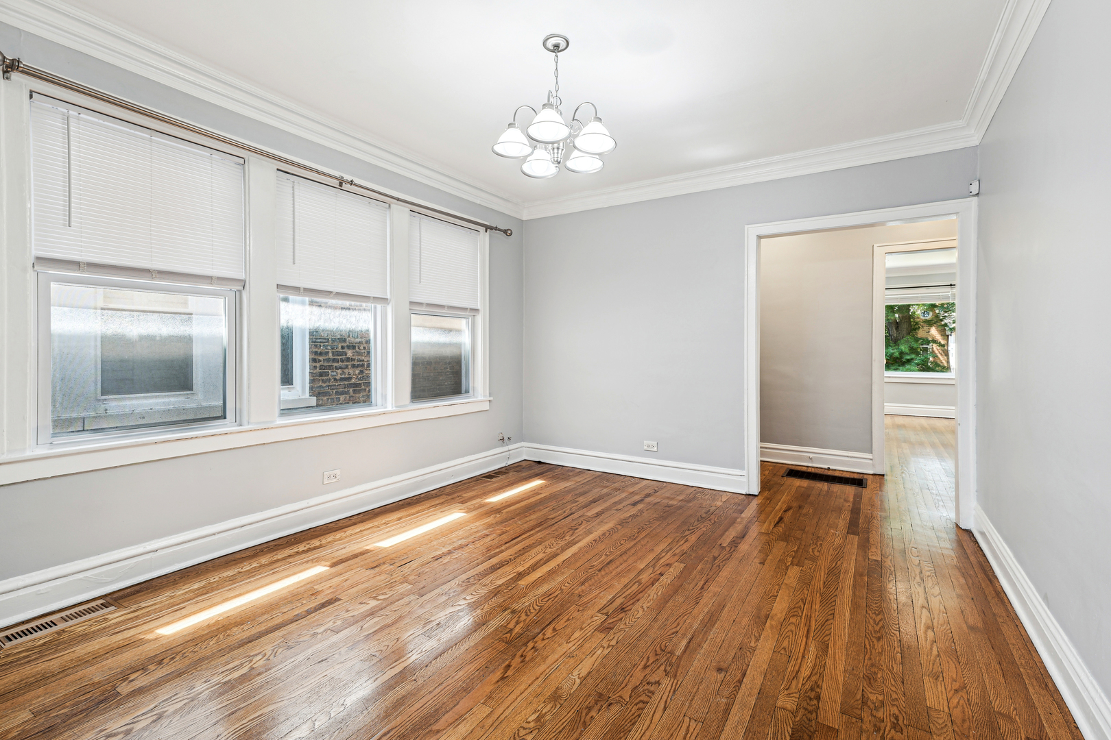 8229 South Rhodes Avenue Chicago, IL 60619 - Photo 11 of 28 Gallery Image 11