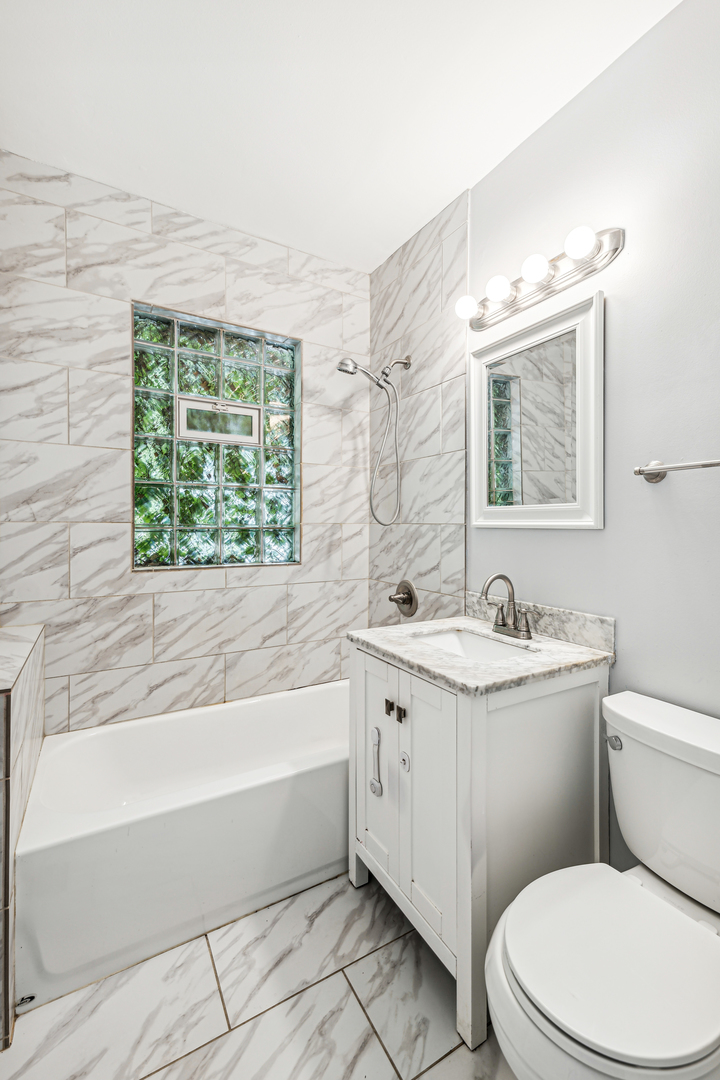 8229 South Rhodes Avenue Chicago, IL 60619 - Photo 14 of 28 Gallery Image 14