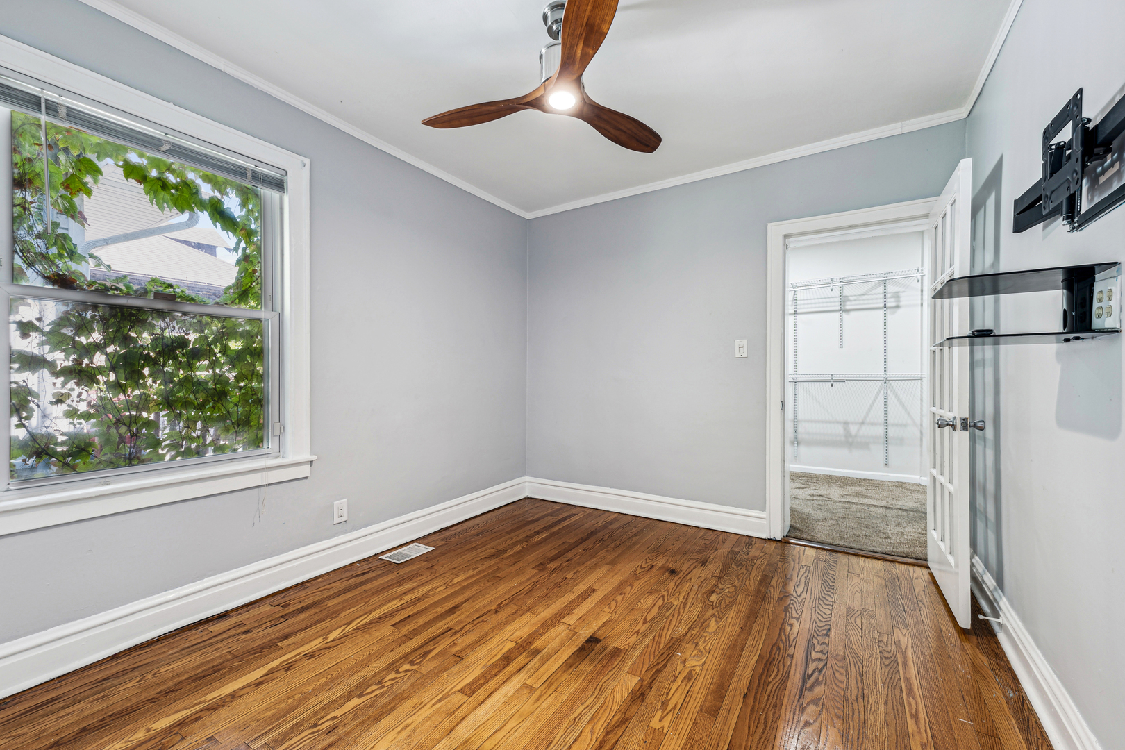 8229 South Rhodes Avenue Chicago, IL 60619 - Photo 15 of 28 Gallery Image 15