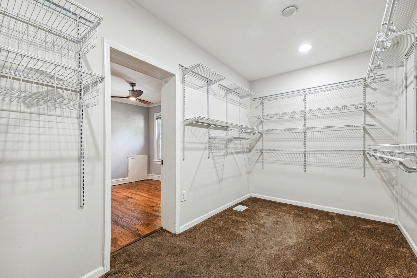 8229 South Rhodes Avenue Chicago, IL 60619 - Photo 17 of 28 Gallery Image 17