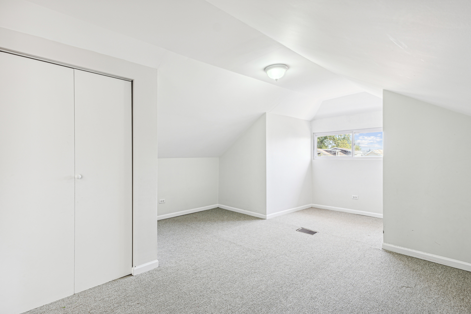 8229 South Rhodes Avenue Chicago, IL 60619 - Photo 20 of 28 Gallery Image 20