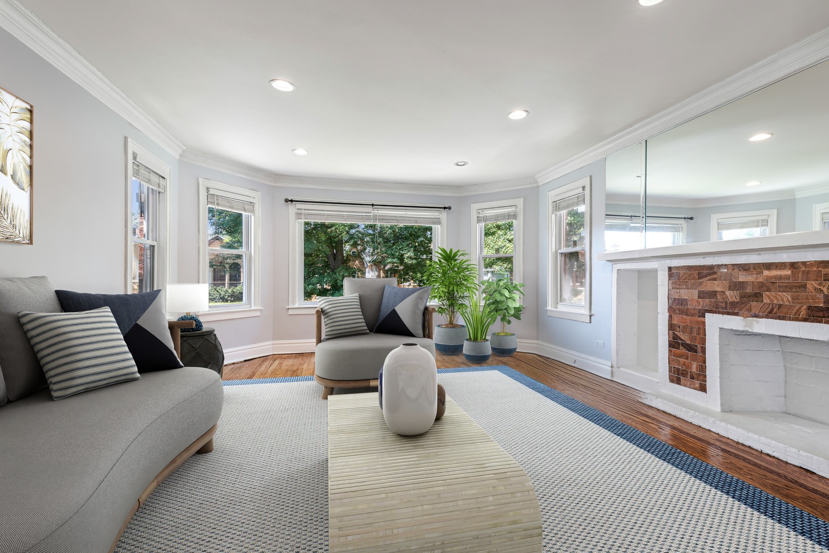 8229 South Rhodes Avenue Chicago, IL 60619 - Photo 4 of 28 Gallery Image 4